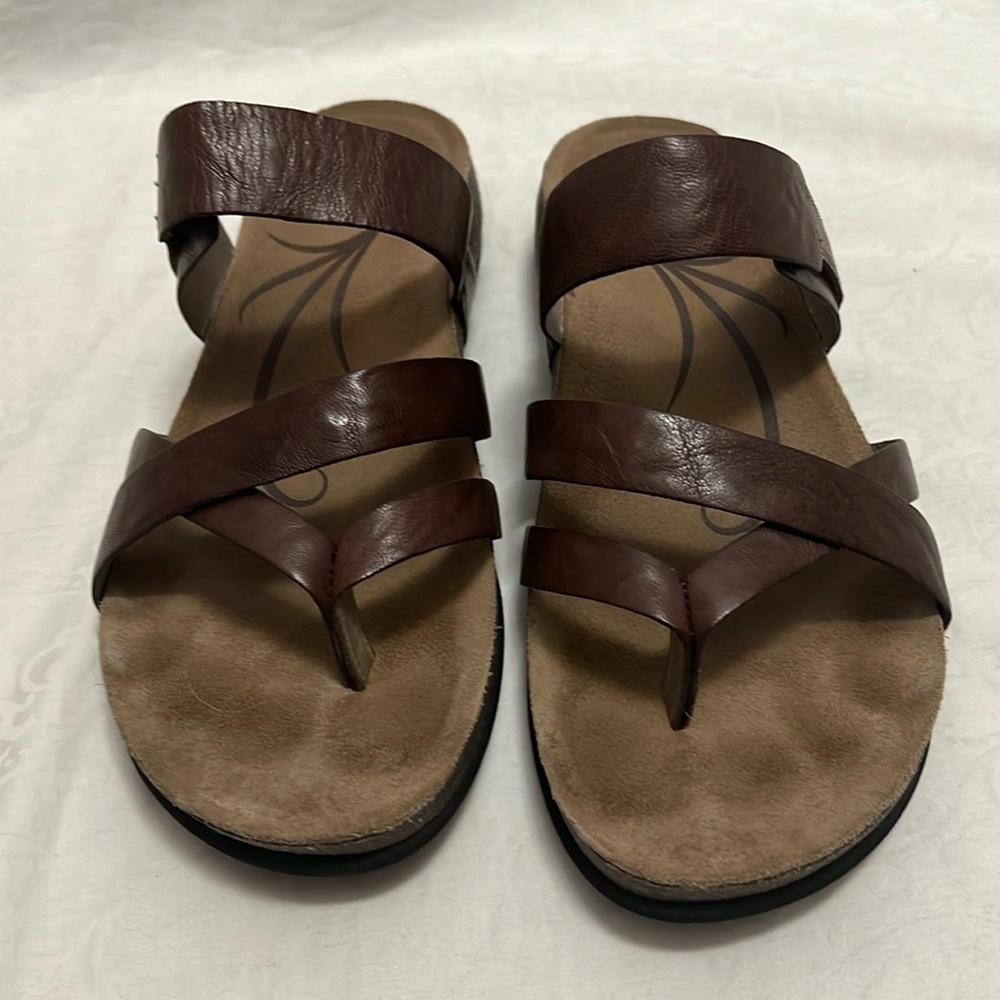 Abeo, Bryce, women’s, 9
